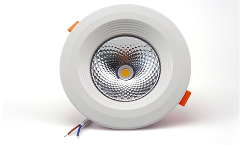 What are the differences between COB LED ceiling spotlight and traditional spotlights